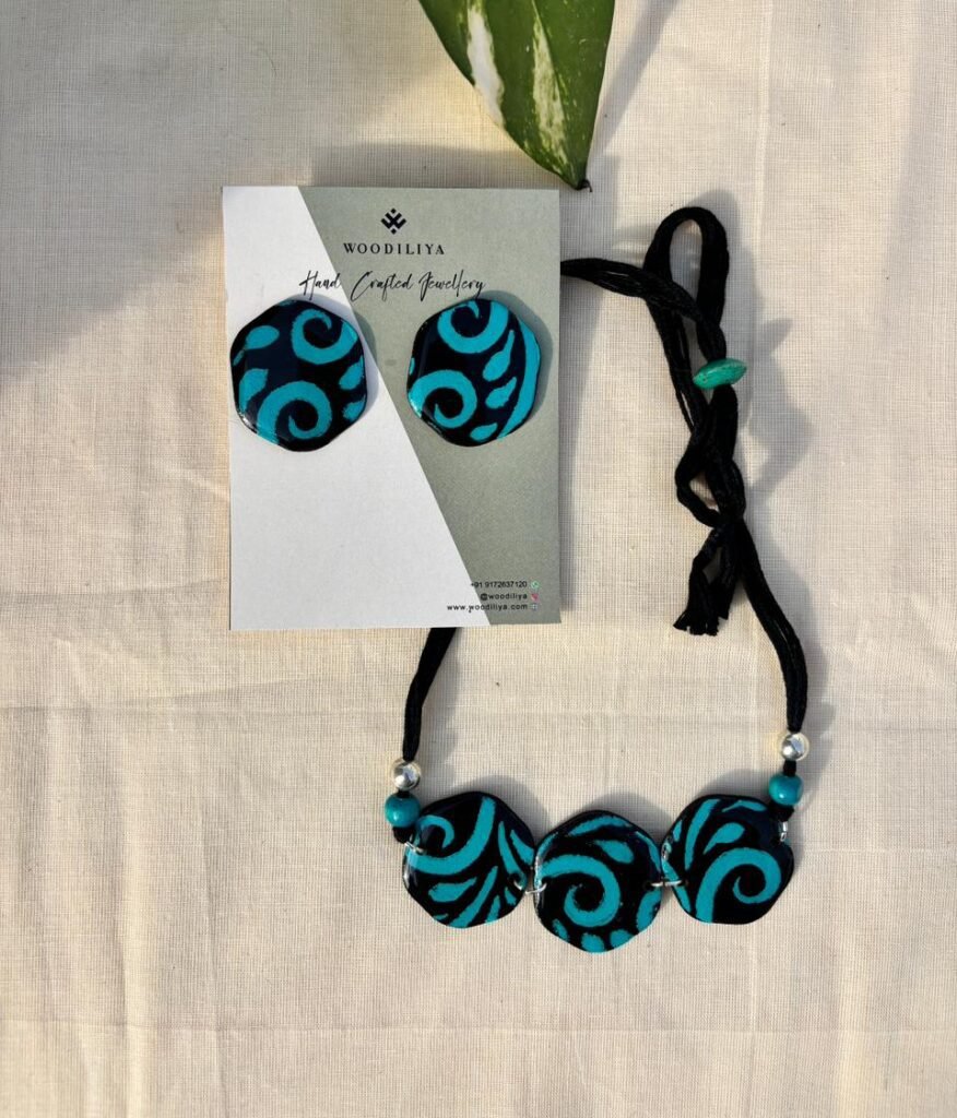 modern hand painted wooden choker