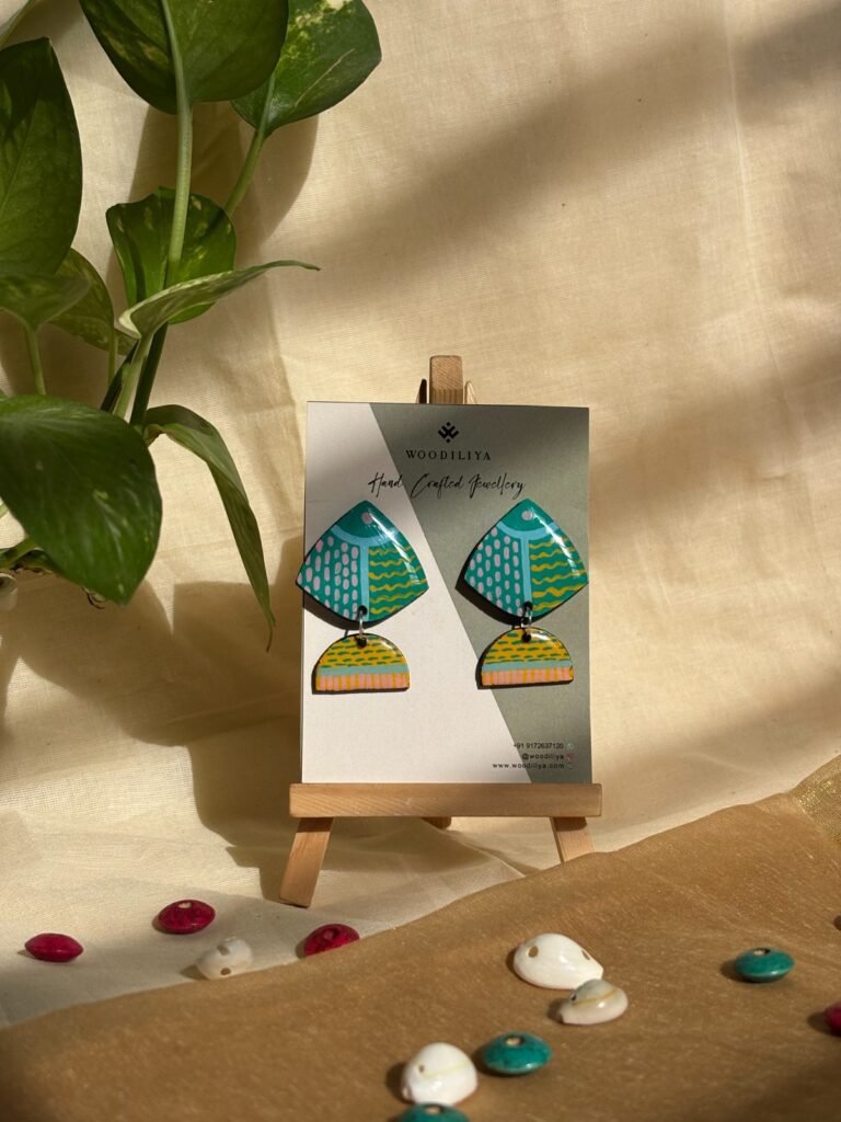 Small fish earrings Minimal fish earrings handmade Cute lightweight fish earrings